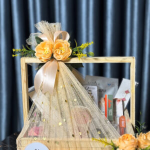 Cosmetics and Jewellary Gift Basket